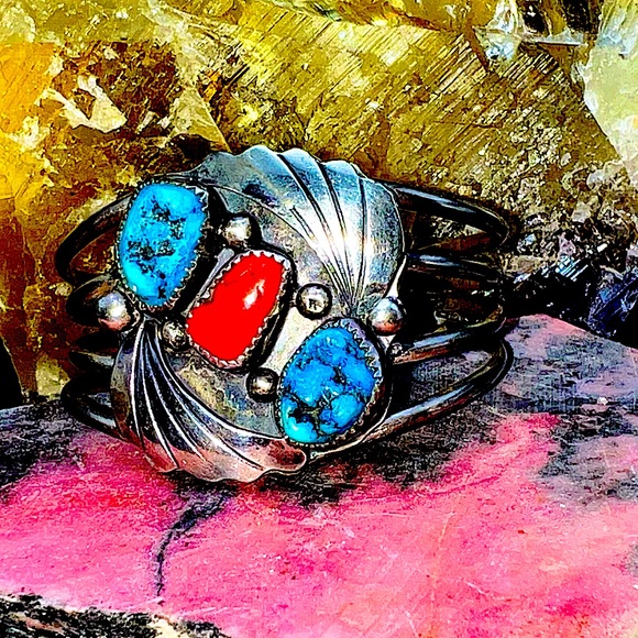 Rare Native American Navajo Artist signed Sterling Silver Turquoise Coral Cuff - Picture 8 of 9